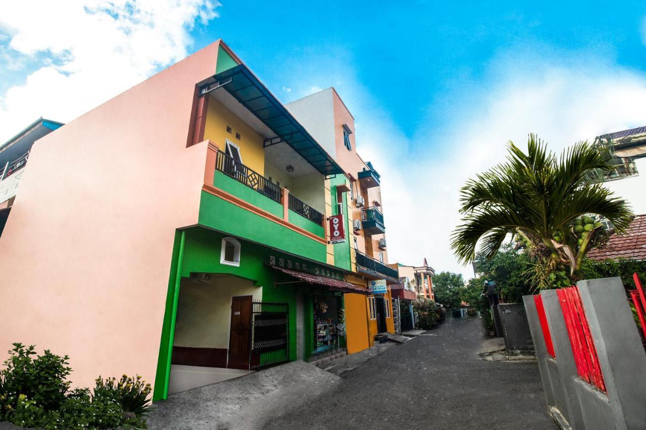 Oyo 2165 Alyah Guest House Syariah Ambon Esterno foto
